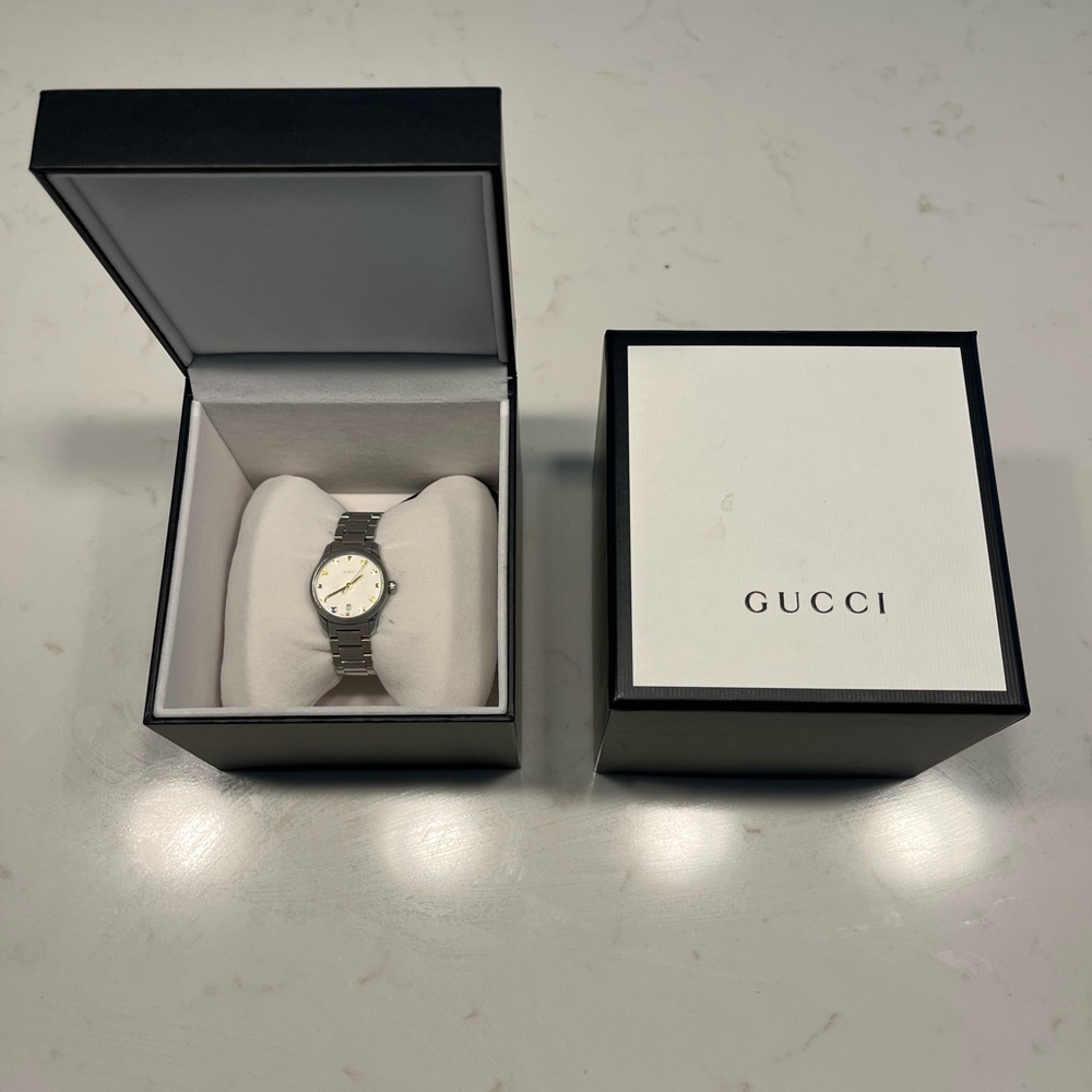 Gucci: G-Timeless watch, 27 mm